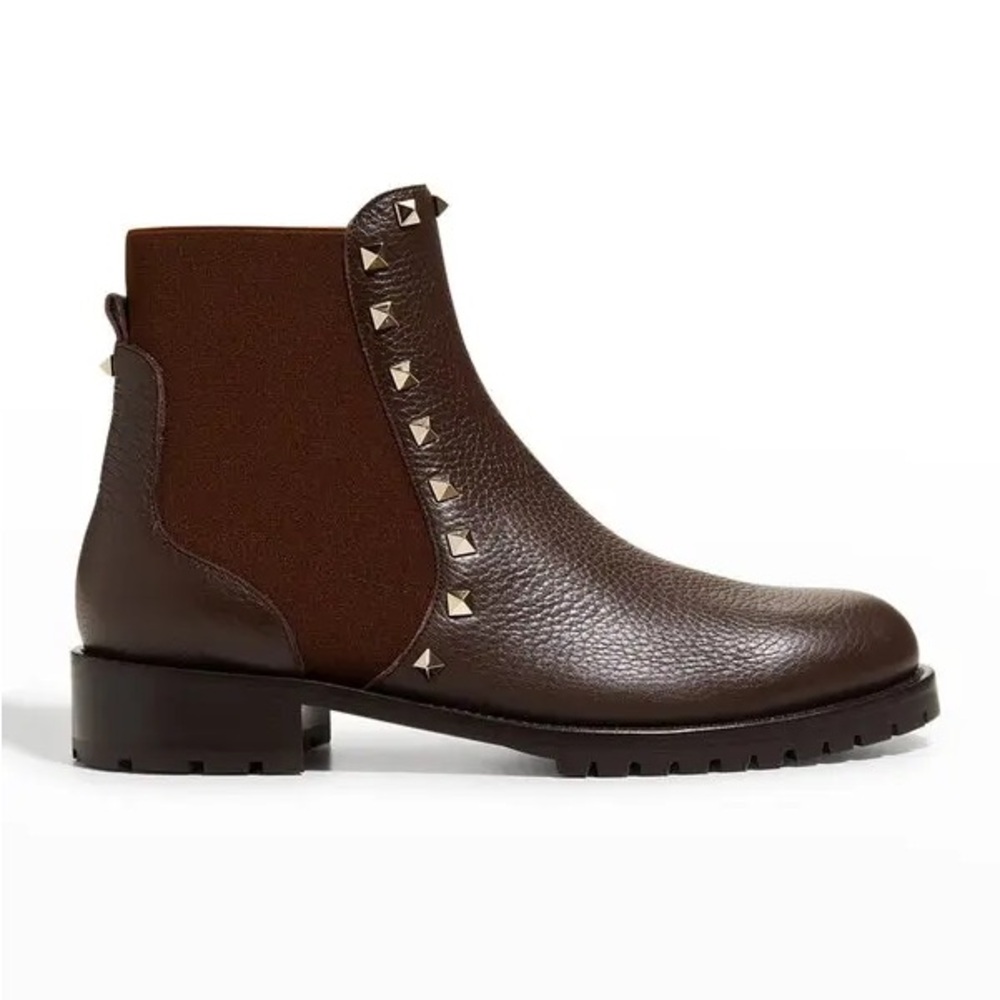 VALENTINO GARAVANI 
Rockstud pebbled-leather Chelsea boots in brown